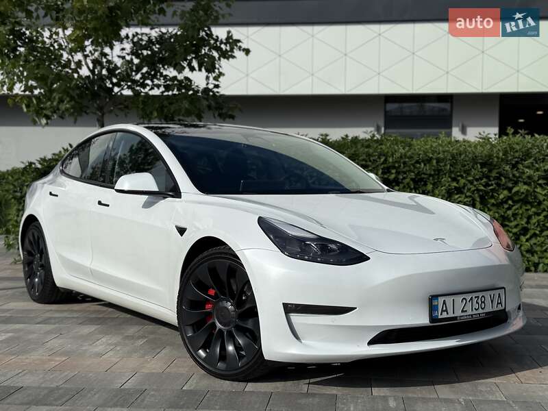 Tesla Model 3 (2022)