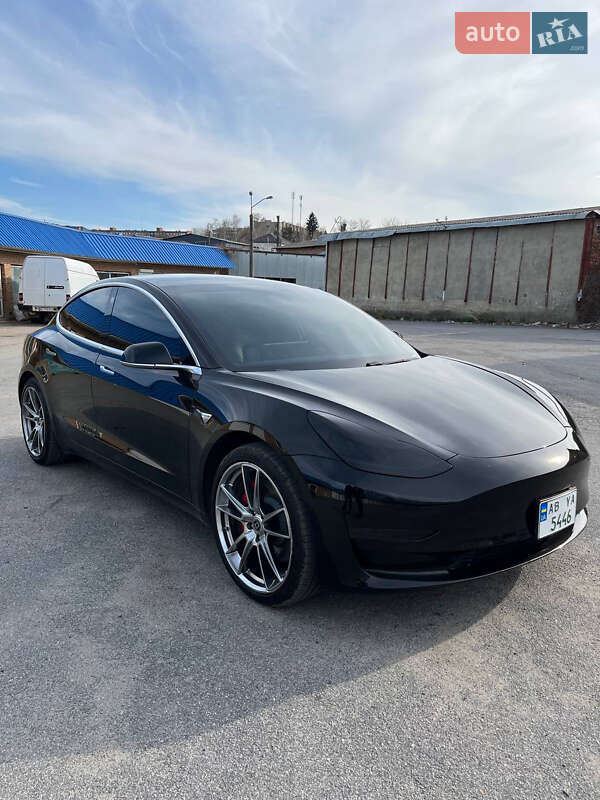Tesla Model 3 (2019)