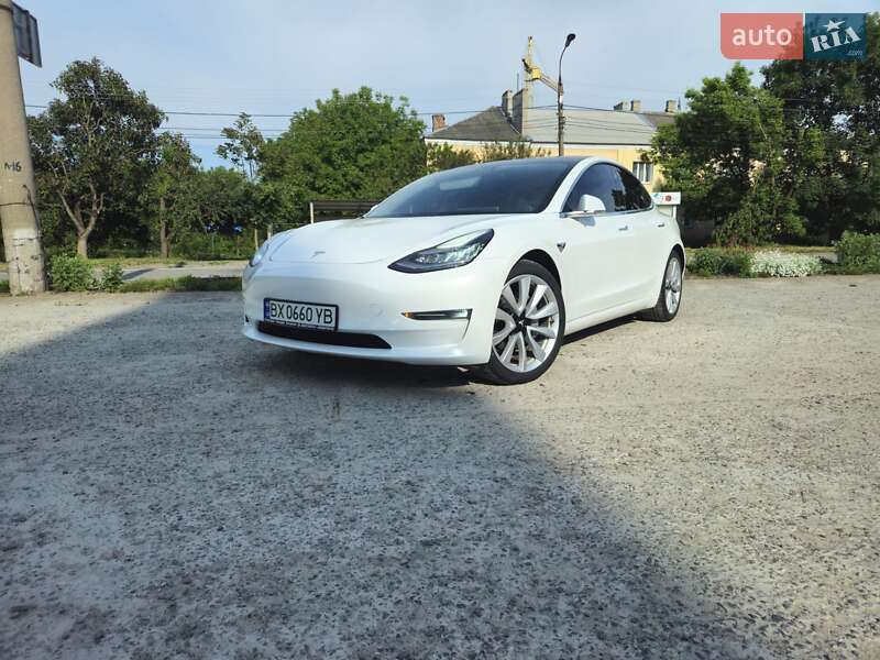 Tesla Model 3 (2018)