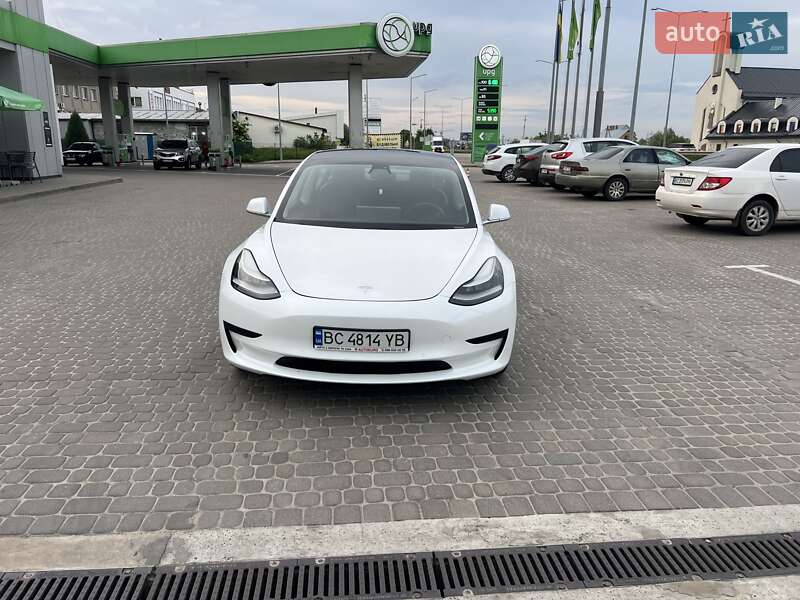 Tesla Model 3 (2019)