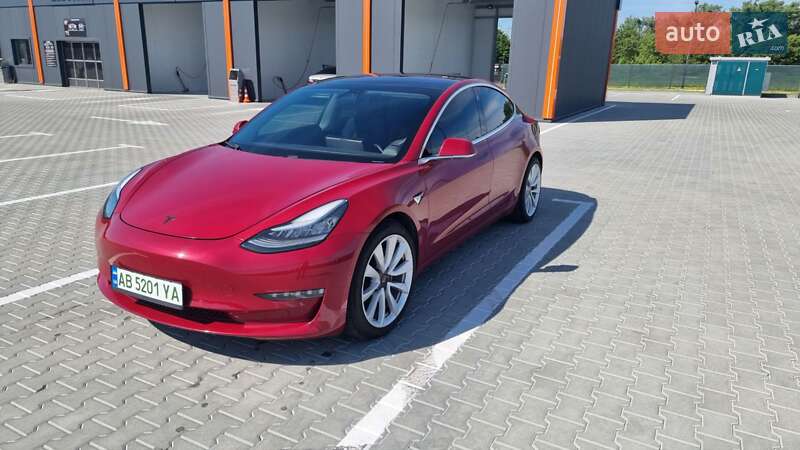 Tesla Model 3 (2018)