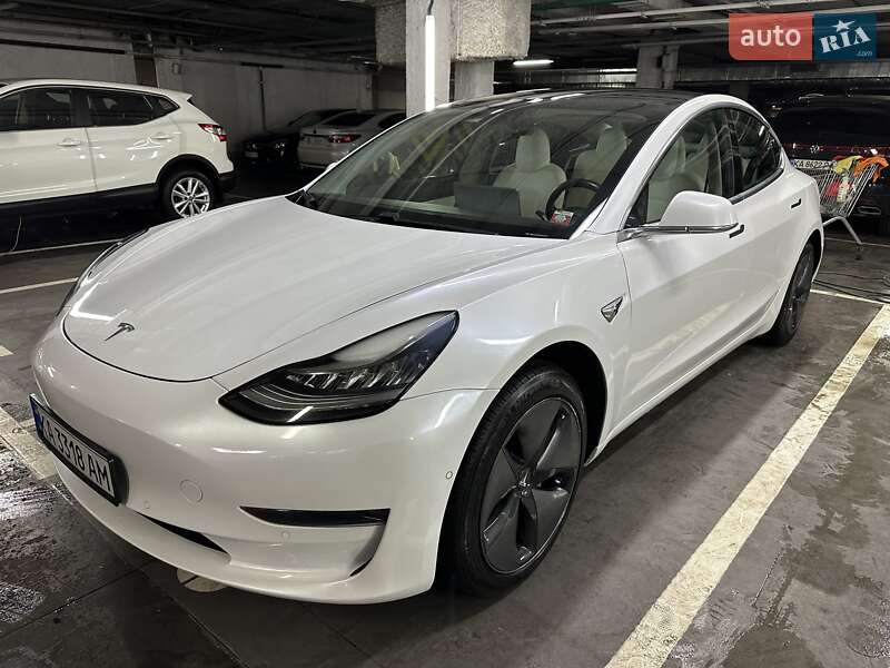 Tesla Model 3 (2019)
