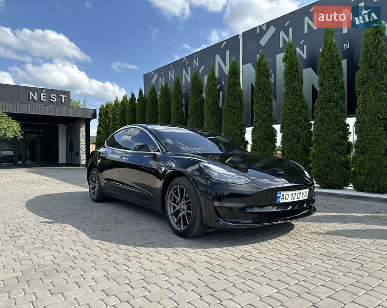 Tesla Model 3 (2018)
