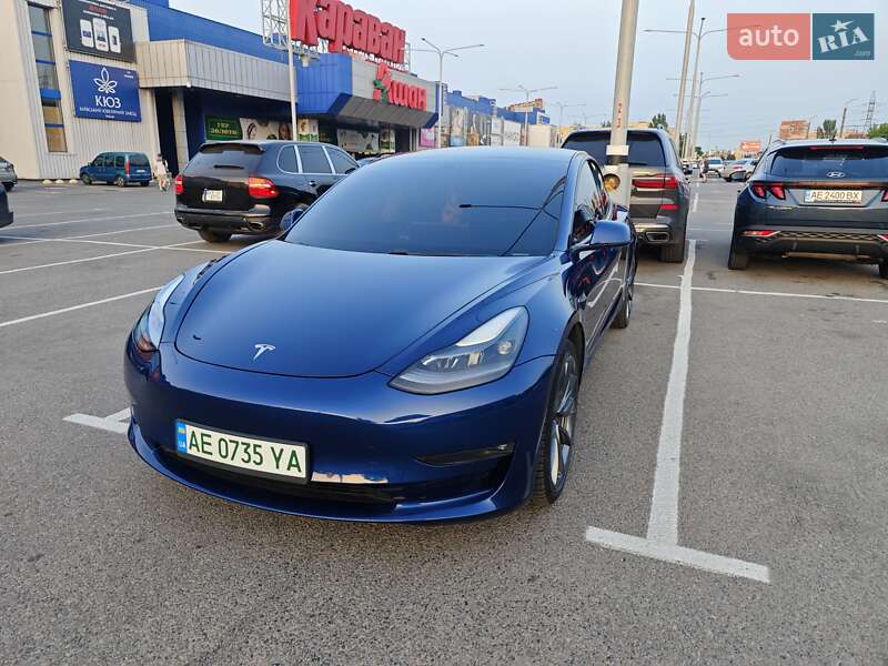Tesla Model 3 (2021)