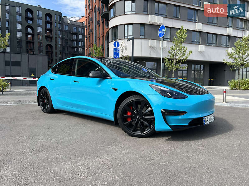 Tesla Model 3 (2019)