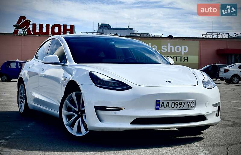 Tesla Model 3 (2020)