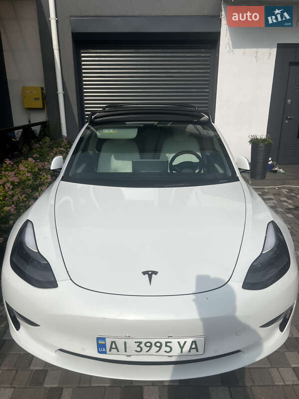 Tesla Model 3 (2021)