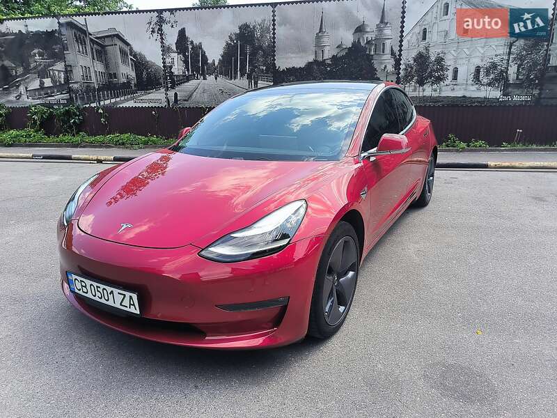 Tesla Model 3 (2019)