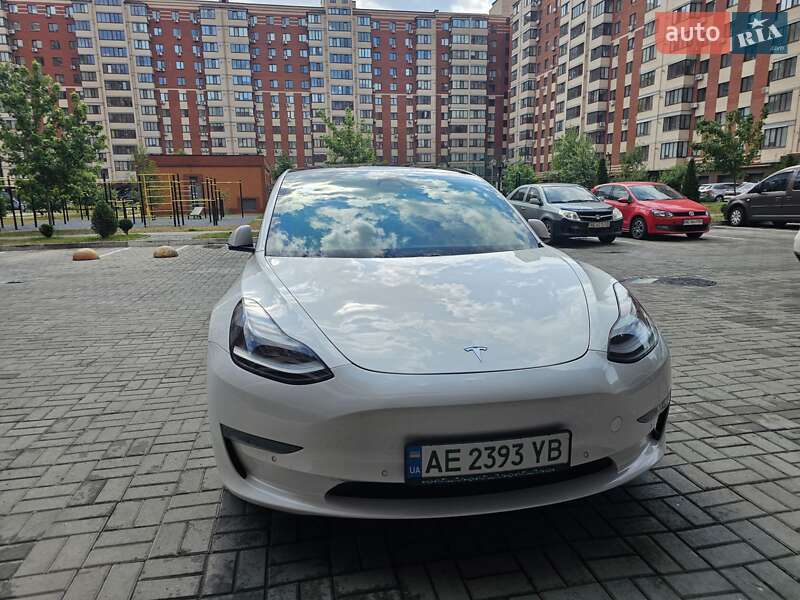 Tesla Model 3 (2021)