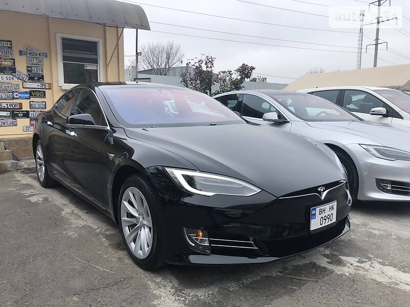 Tesla Model s (2018)
