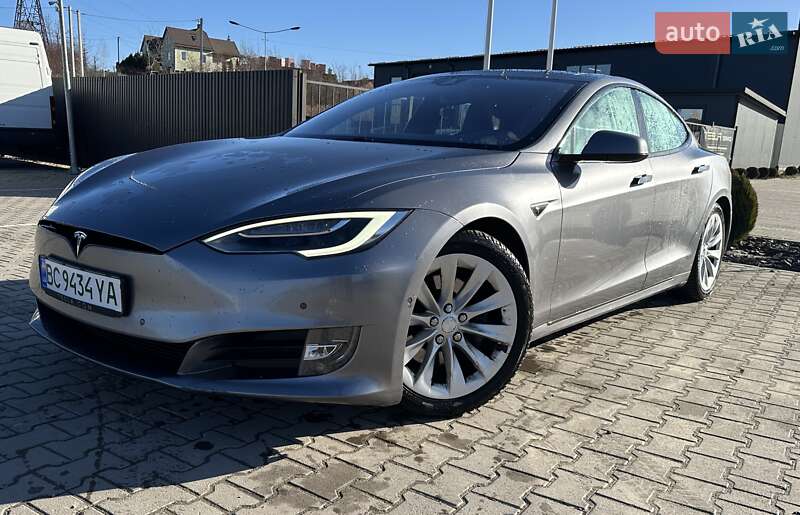 Tesla Model s (2016)
