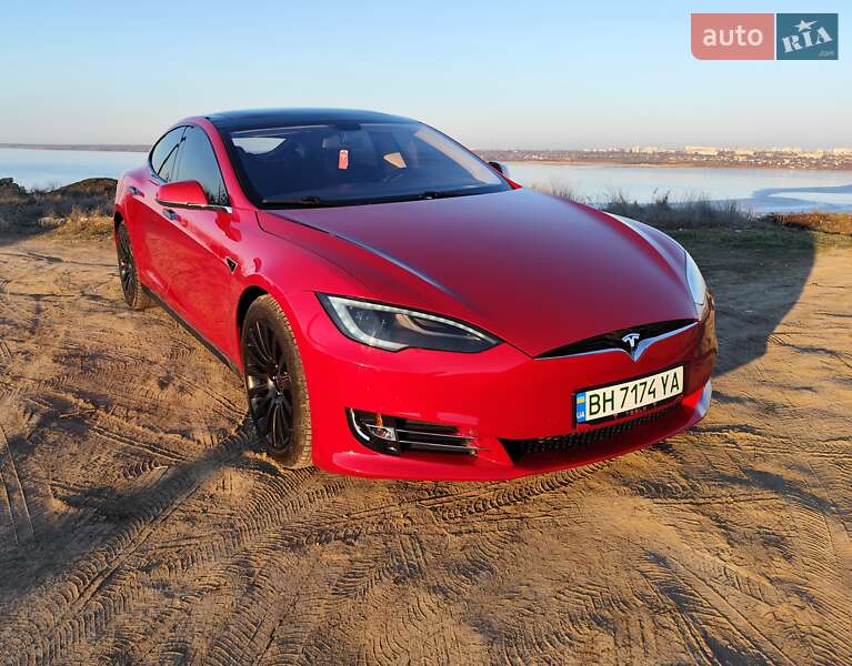 Tesla Model s (2013)