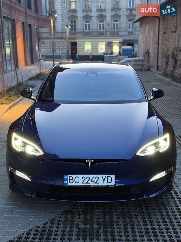 Tesla Model s (2021)