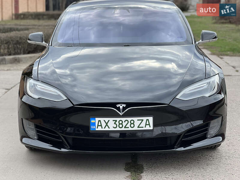 Tesla Model s (2017)