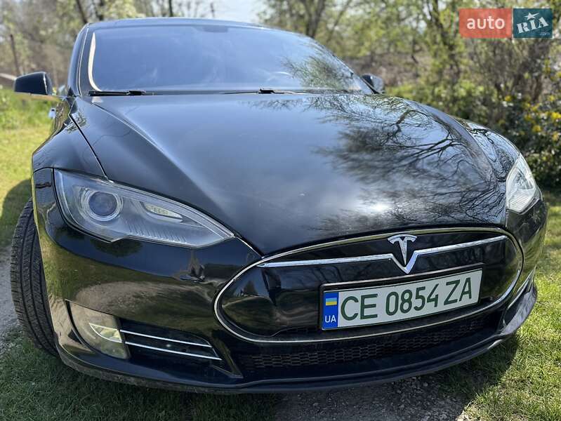 Tesla Model s (2013)