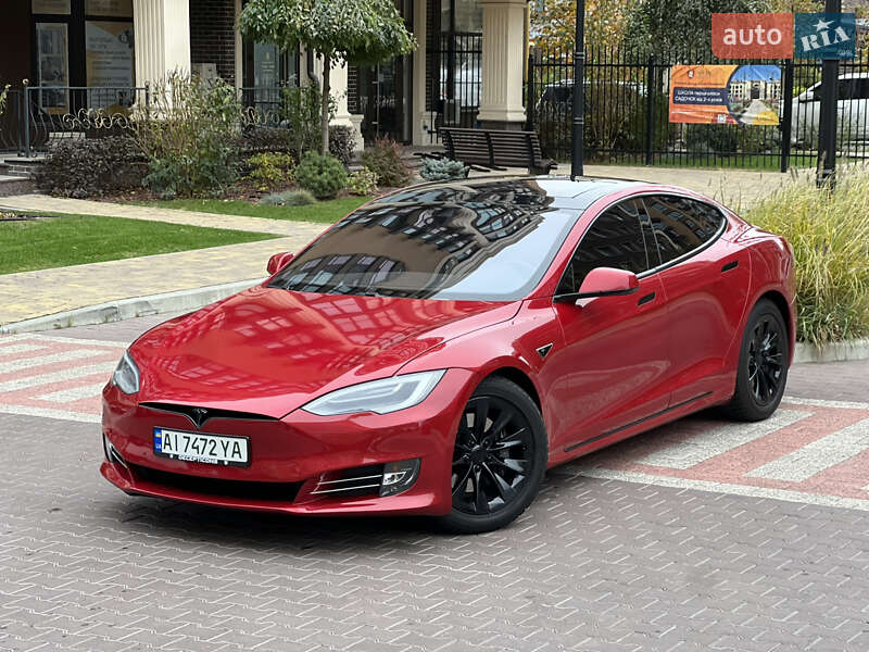 Tesla Model s (2016)