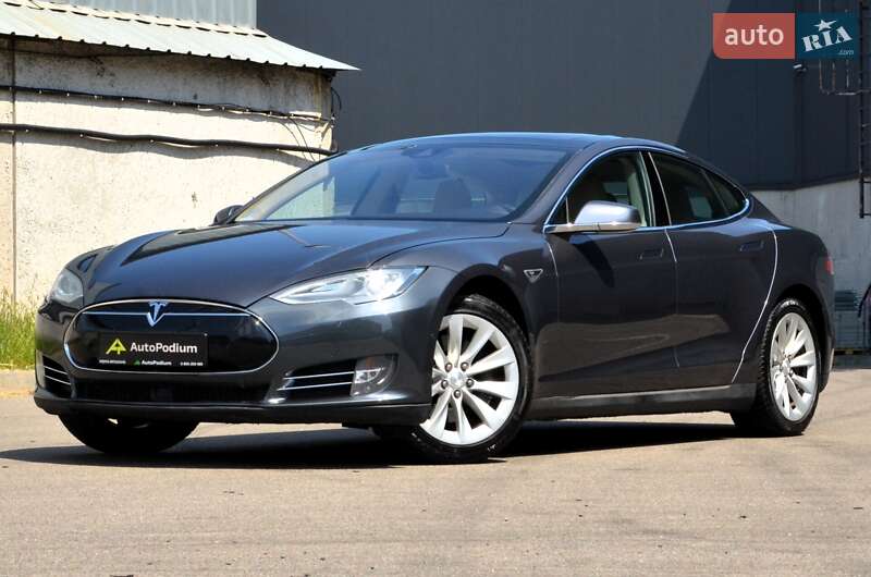 Tesla Model s (2016)