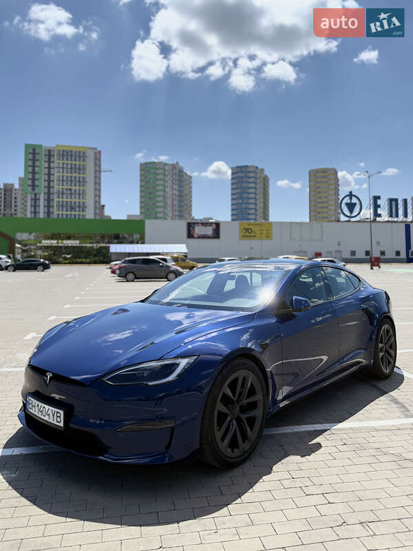 Tesla Model s (2021)