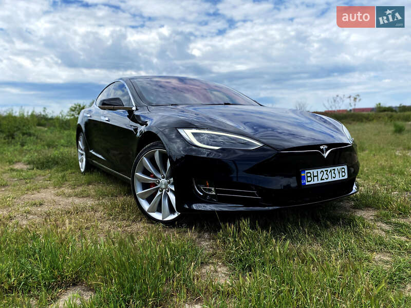 Tesla Model s (2017)