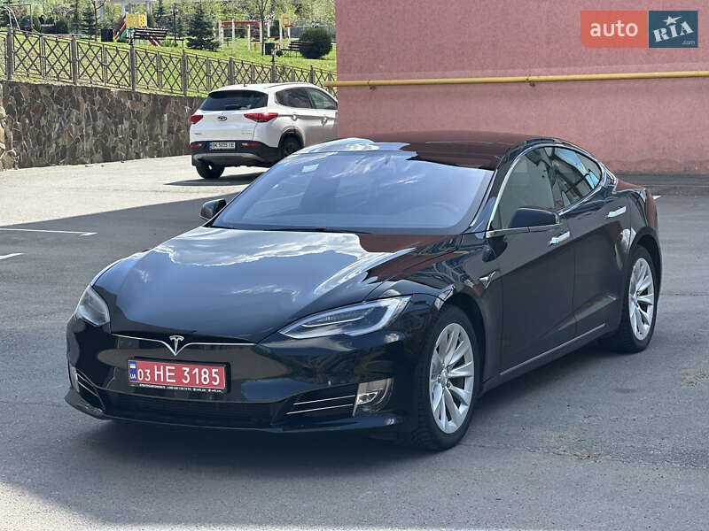 Tesla Model s (2018)
