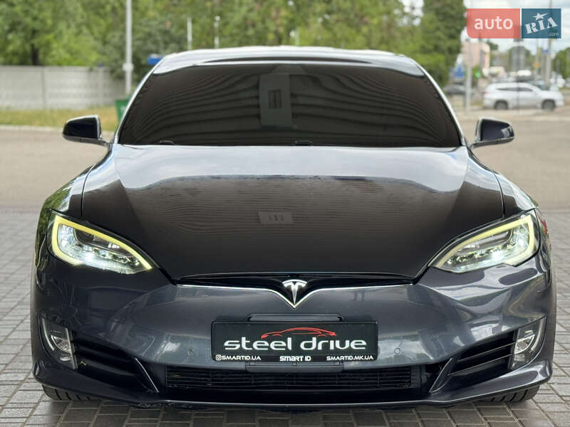 Tesla Model s (2018)
