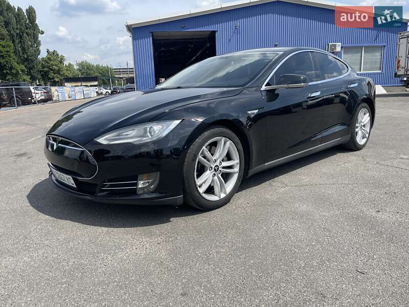 Tesla Model s (2014)