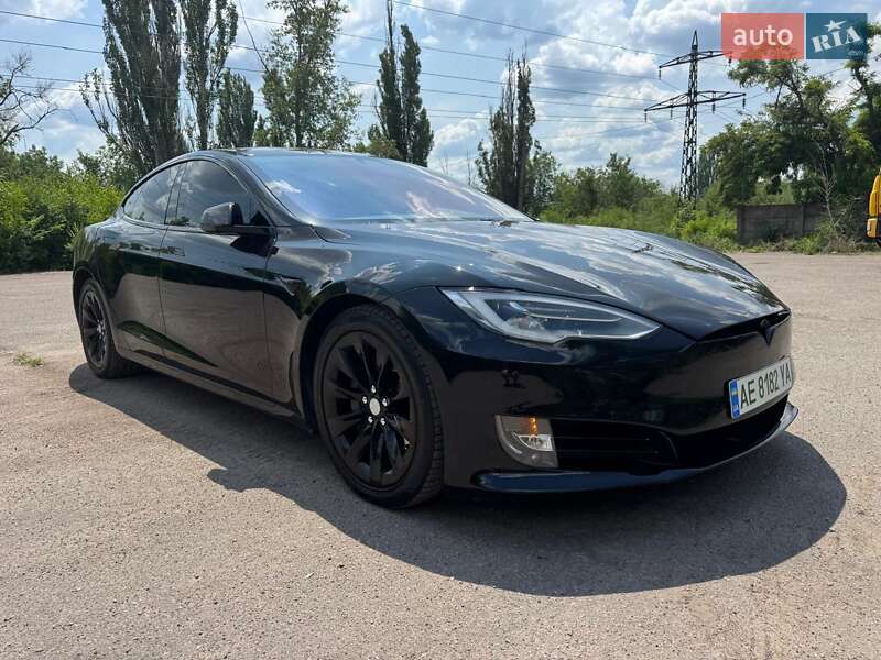 Tesla Model s (2017)
