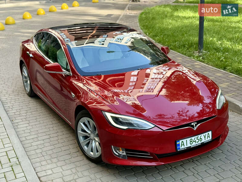 Tesla Model s (2017)