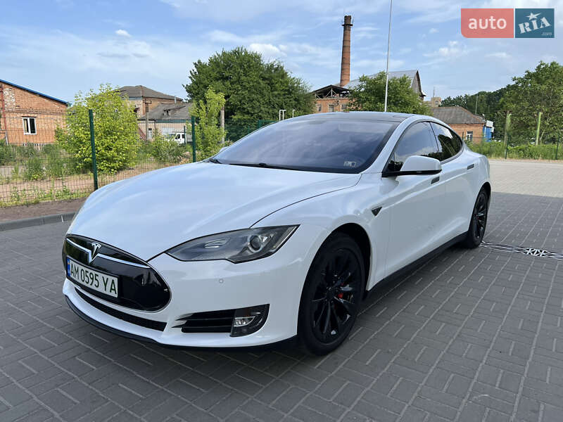 Tesla Model s (2014)