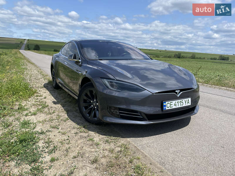 Tesla Model s (2018)