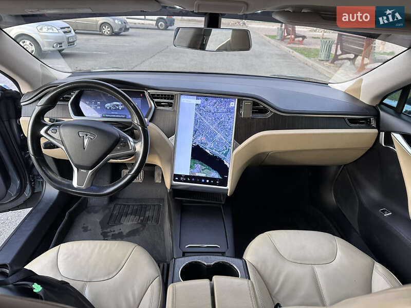 Tesla Model s (2013)