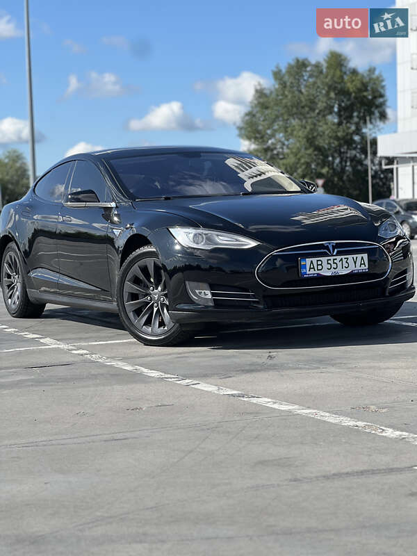Tesla Model s (2013)