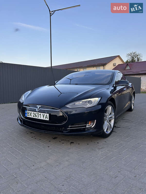 Tesla Model s (2013)