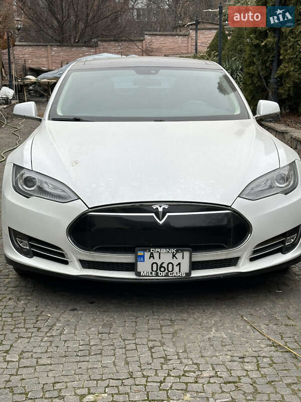 Tesla Model s (2013)
