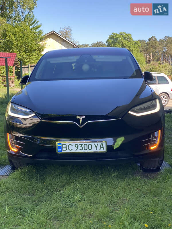 Tesla Model x (2017)