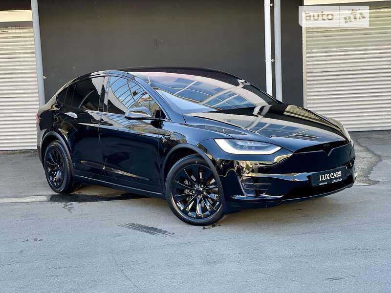 Tesla Model x (2020)