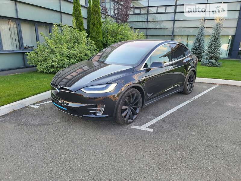 Tesla Model x (2016)