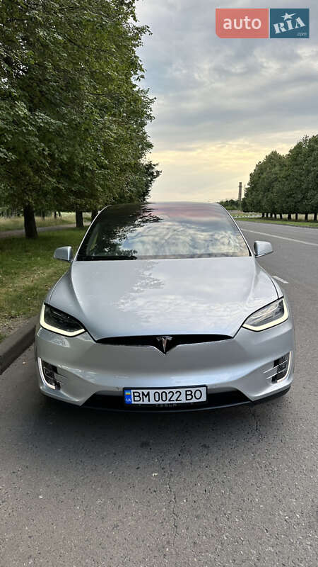 Tesla Model x (2017)