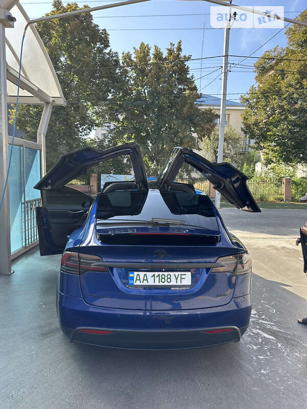 Tesla Model x (2018)