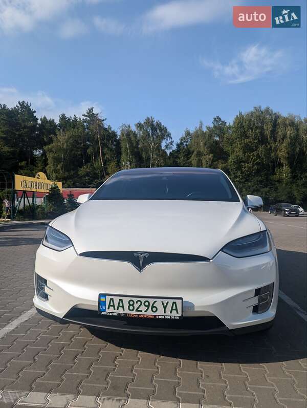 Tesla Model x (2019)