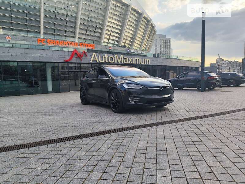 Tesla Model x p90d (2016)