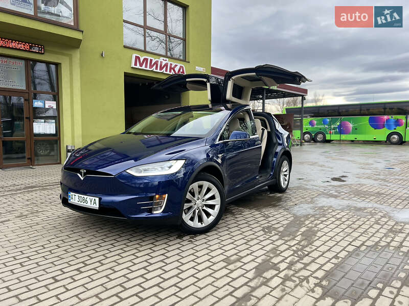 Tesla Model x (2017)
