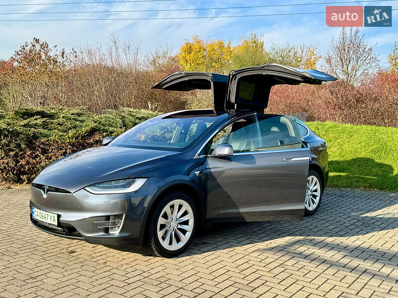 Tesla Model x (2018)