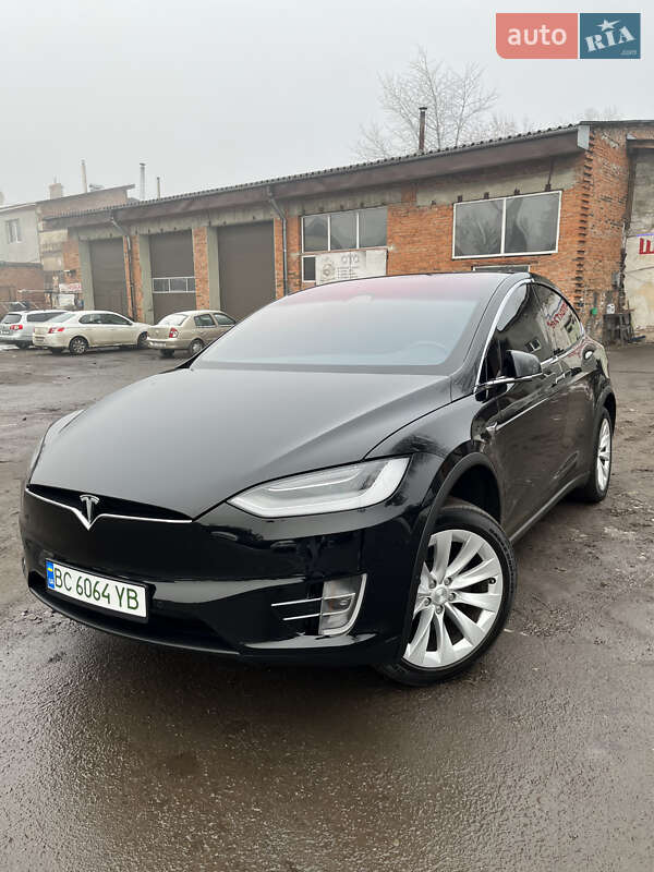 Tesla Model x (2019)