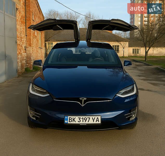Tesla Model x (2018)