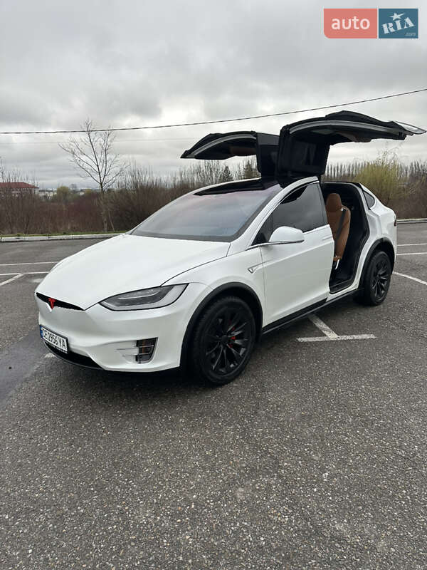 Tesla Model x (2016)