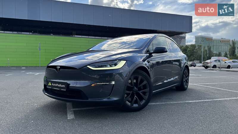 Tesla Model x (2022)