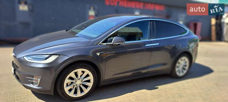 Tesla Model x (2018)