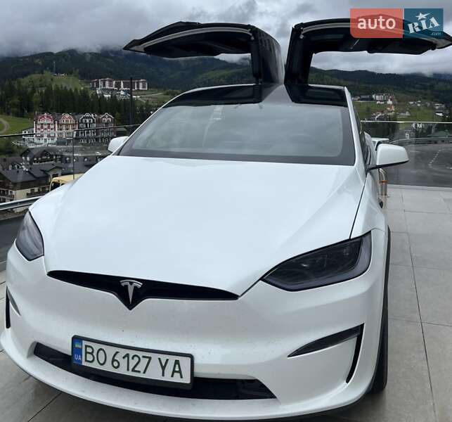 Tesla Model x (2023)