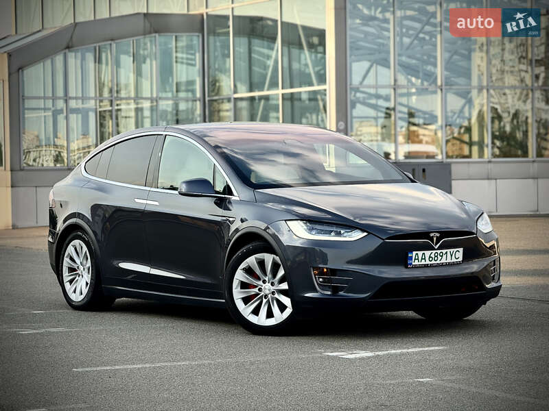 Tesla Model x (2020)
